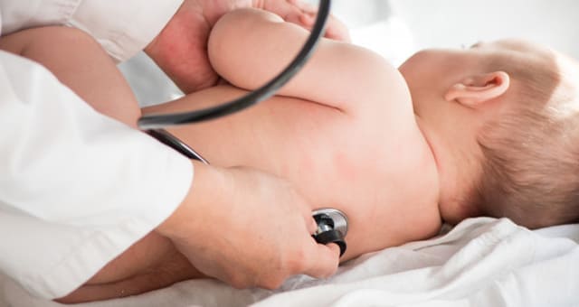 Precio de consulta de pediatra de especialidad